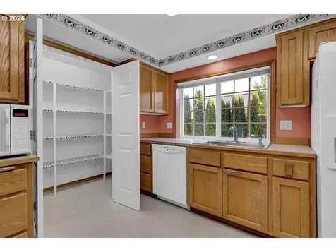 1931 Bonnie Lane Springfield OR 97477