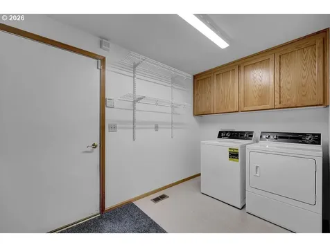 1931 Bonnie Lane Springfield OR 97477