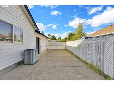 1931 Bonnie Lane Springfield OR 97477