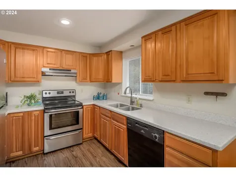 6732 SW Galley Avenue Lincoln City OR 97367