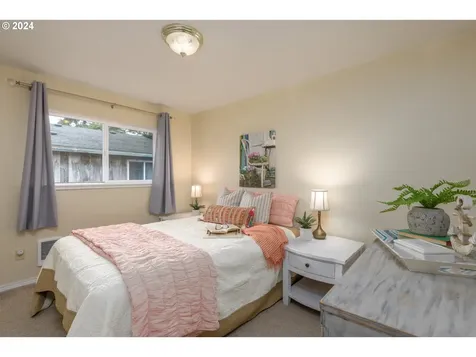 6732 SW Galley Avenue Lincoln City OR 97367