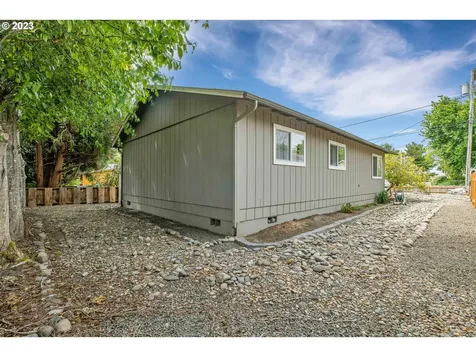 6732 SW Galley Avenue Lincoln City OR 97367