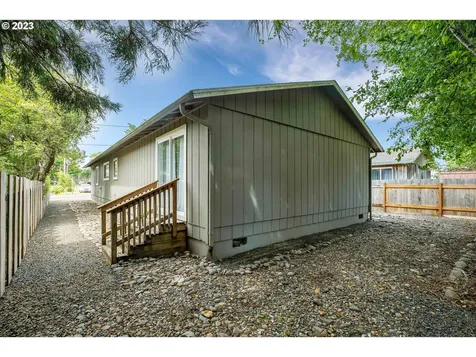 6732 SW Galley Avenue Lincoln City OR 97367
