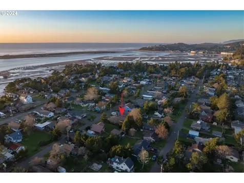 6732 SW Galley Avenue Lincoln City OR 97367