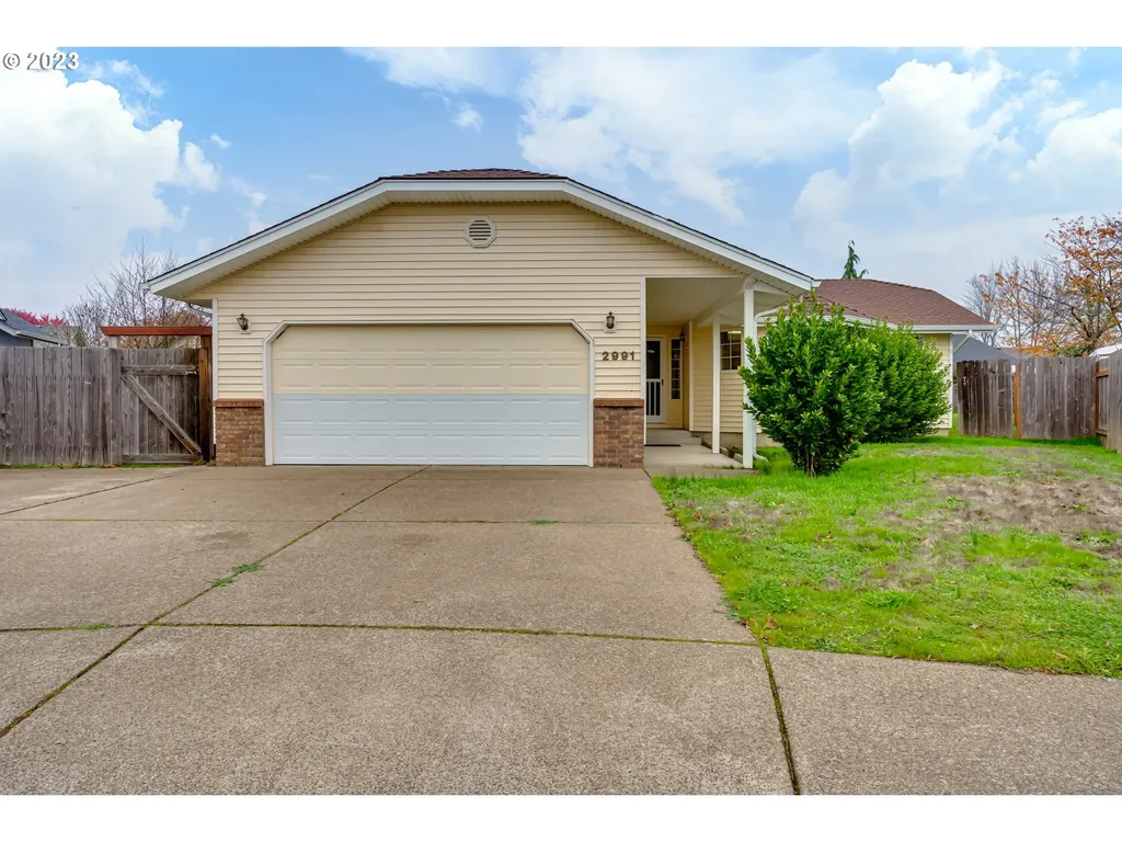 2991 Brett Loop Eugene OR 97404