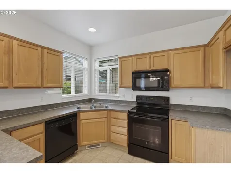 2718 NW 117th Circle Vancouver WA 98685
