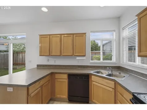 2718 NW 117th Circle Vancouver WA 98685