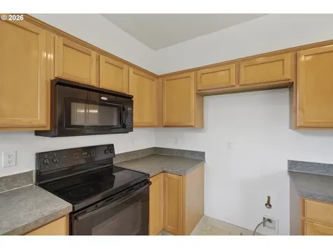 2718 NW 117th Circle Vancouver WA 98685