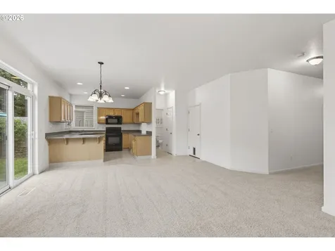 2718 NW 117th Circle Vancouver WA 98685