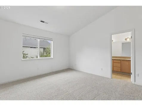 2718 NW 117th Circle Vancouver WA 98685