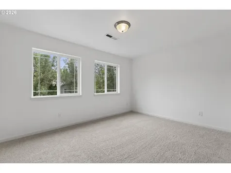 2718 NW 117th Circle Vancouver WA 98685