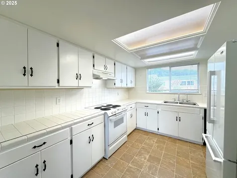 97981 W Benham Lane Brookings OR 97415