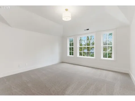 1415 S Military Road Portland OR 97219