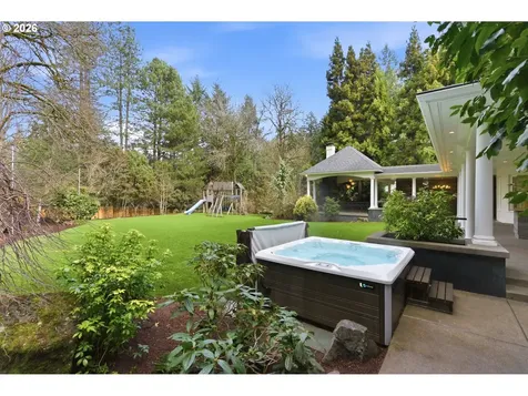 1415 S Military Road Portland OR 97219
