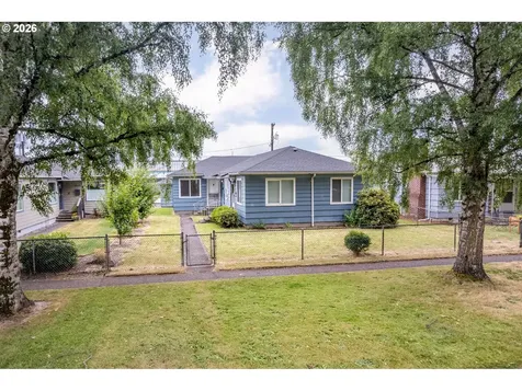 1034 16th Avenue Longview WA 98632