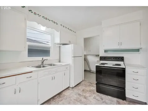 1034 16th Avenue Longview WA 98632