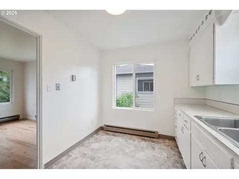 1034 16th Avenue Longview WA 98632