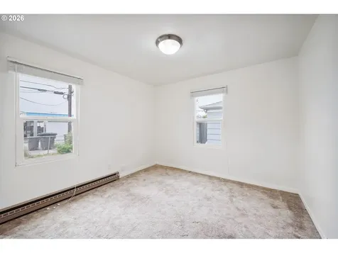 1034 16th Avenue Longview WA 98632