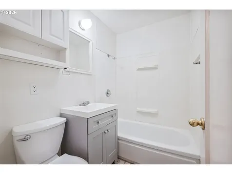 1034 16th Avenue Longview WA 98632