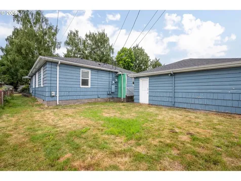 1034 16th Avenue Longview WA 98632