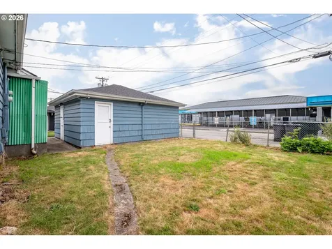 1034 16th Avenue Longview WA 98632