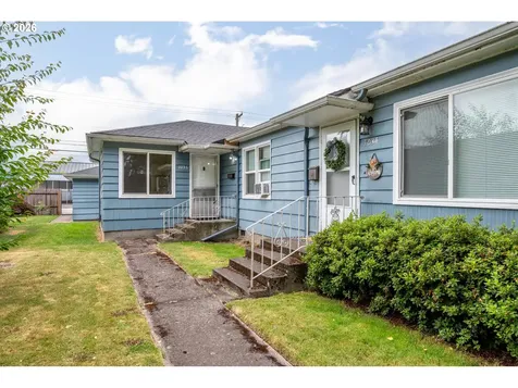 1034 16th Avenue Longview WA 98632