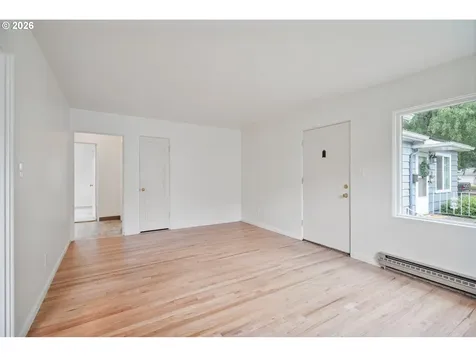 1034 16th Avenue Longview WA 98632