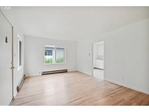 1034 16th Avenue Longview WA 98632