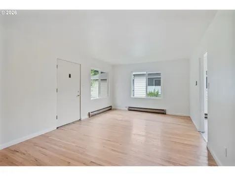 1034 16th Avenue Longview WA 98632