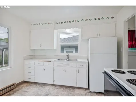 1034 16th Avenue Longview WA 98632