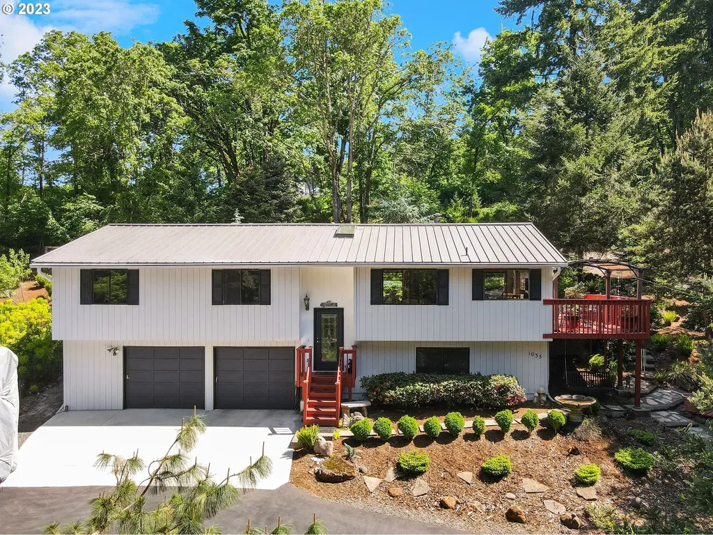 1035 Woodland Drive Ne Silverton OR 97381