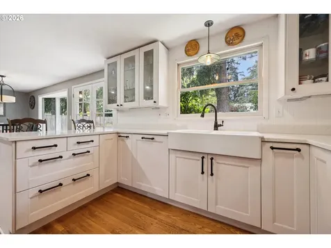 19113 Terry Avenue Lake Oswego OR 97035