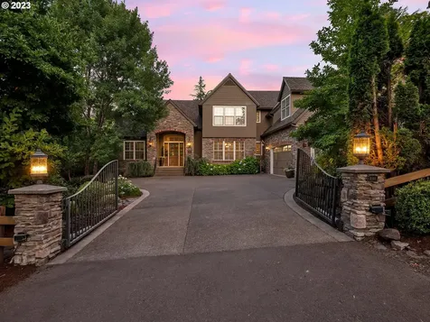 2066 Glenmorrie Drive Lake Oswego OR 97034