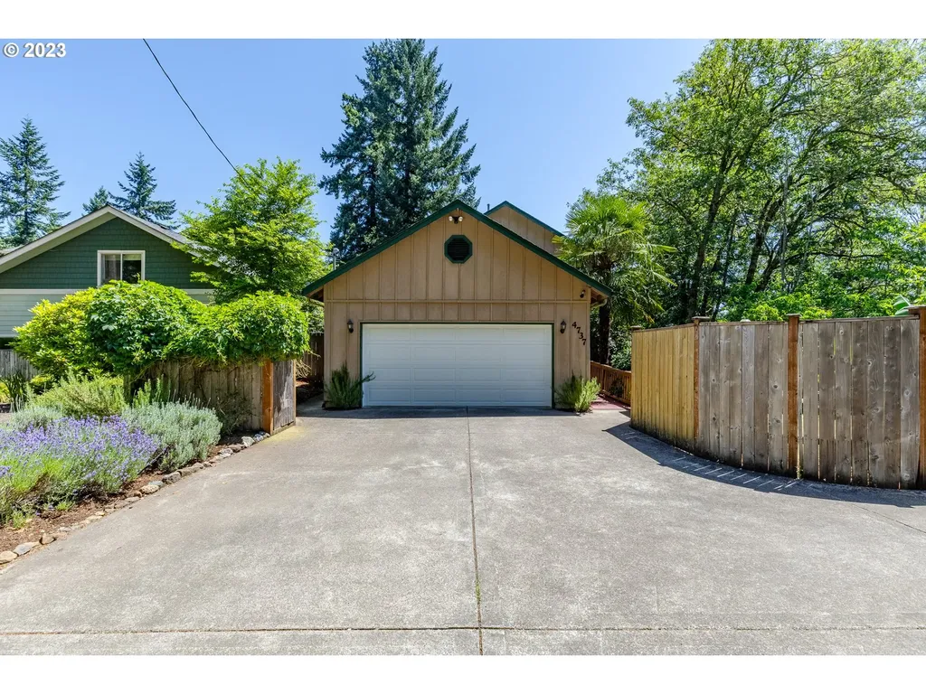 4737 Fox Hollow Road Eugene OR 97405