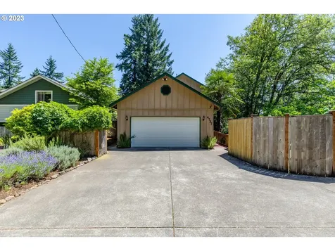 4737 Fox Hollow Road Eugene OR 97405