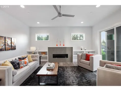 4453 SW Melville Portland OR 97221