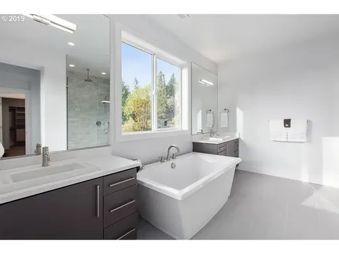 4453 SW Melville Portland OR 97221