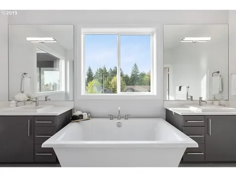 4453 SW Melville Portland OR 97221