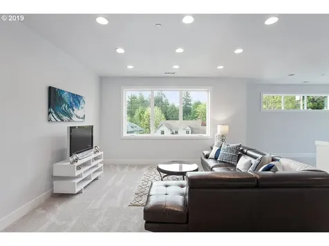 4453 SW Melville Portland OR 97221