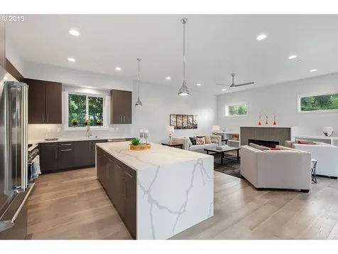 4453 SW Melville Portland OR 97221