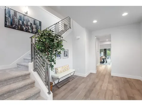 4453 SW Melville Portland OR 97221