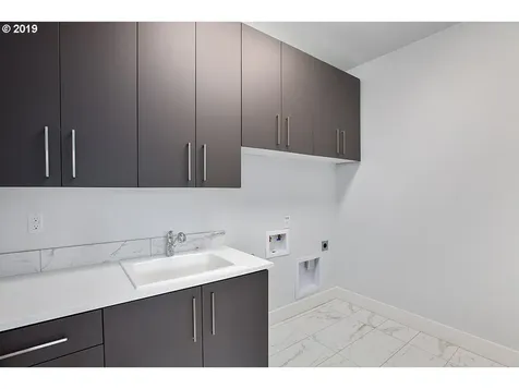 4453 SW Melville Portland OR 97221