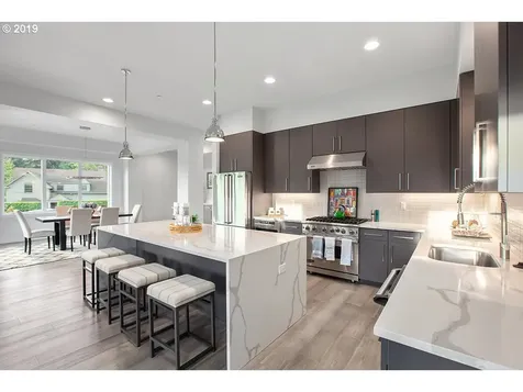 4453 SW Melville Portland OR 97221