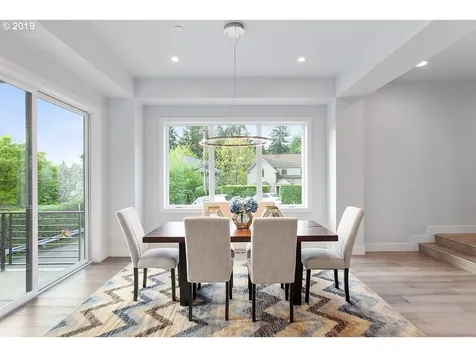 4453 SW Melville Portland OR 97221
