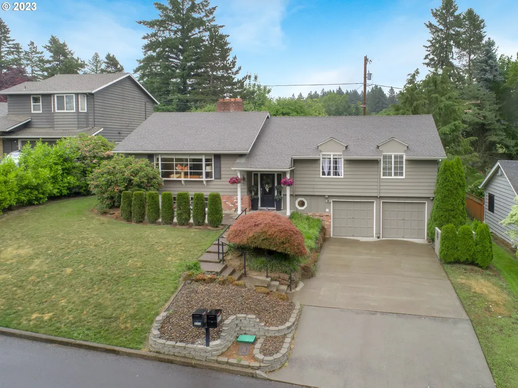 2070 Sw 84th Avenue Portland OR 97225