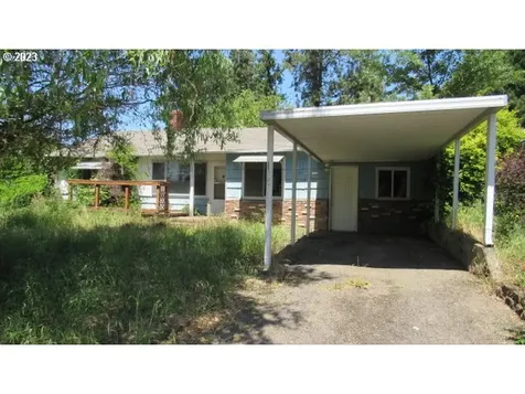 1064 NE Knoll Avenue Roseburg OR 97470