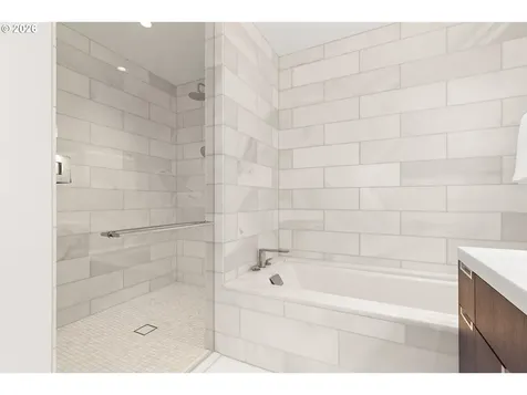 550 SW 10th Avenue Portland OR 97205