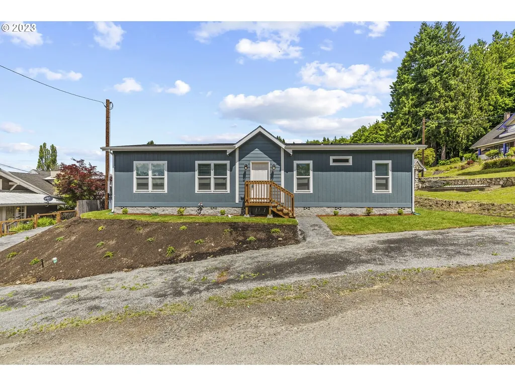 112 Se Church Street Winlock WA 98596