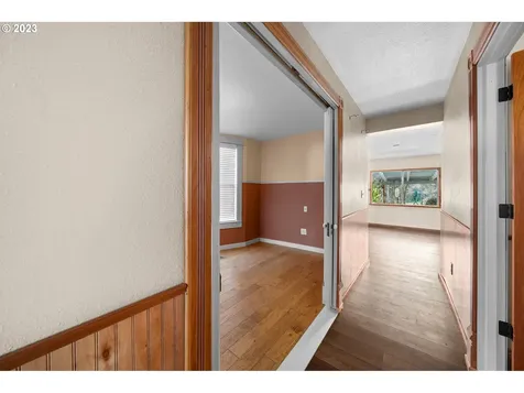 1611 W Main Street Cottage Grove OR 97424