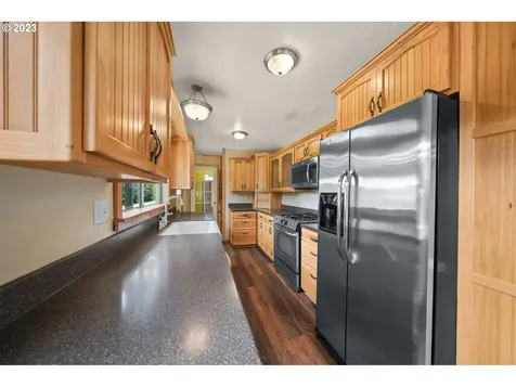 1611 W Main Street Cottage Grove OR 97424
